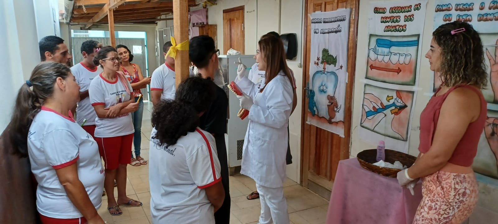 Equipe de Saúde Bucal Municipal realiza atendimento odontológico na Pestalozzi