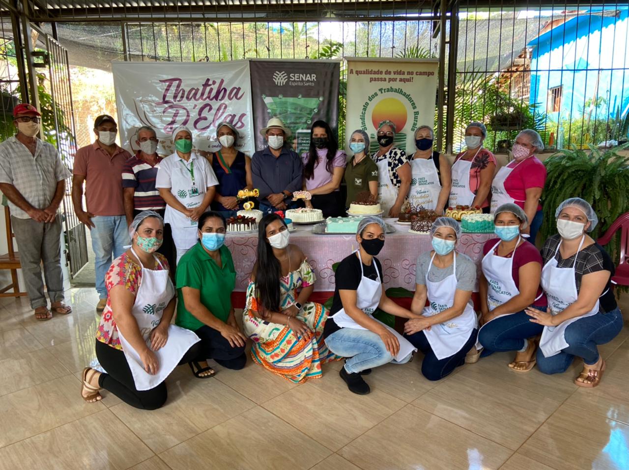 Programa Ibatiba D’Elas encerra cursos de bolos confeitados na Comunidade do Perdido
