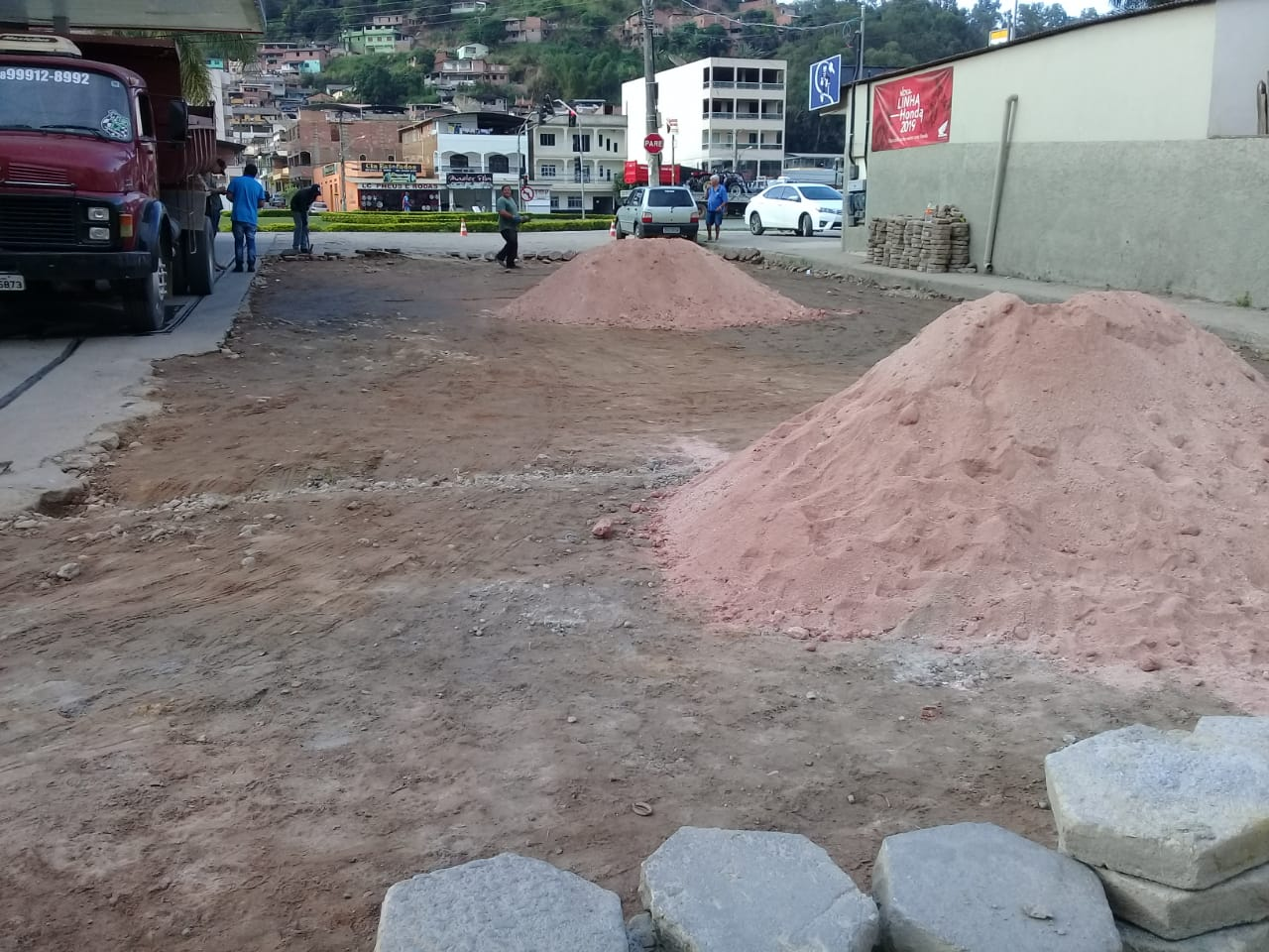 Tapa buraco na Rua Manoel de Oliveira, no bairro Boa Esperança